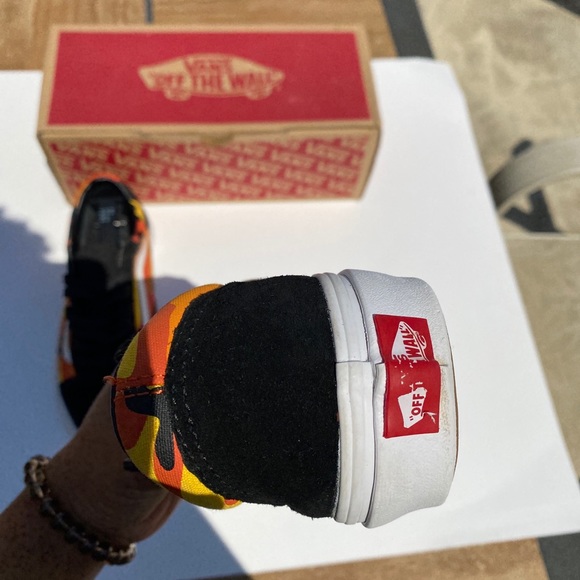 Vans - Picture 6 of 6